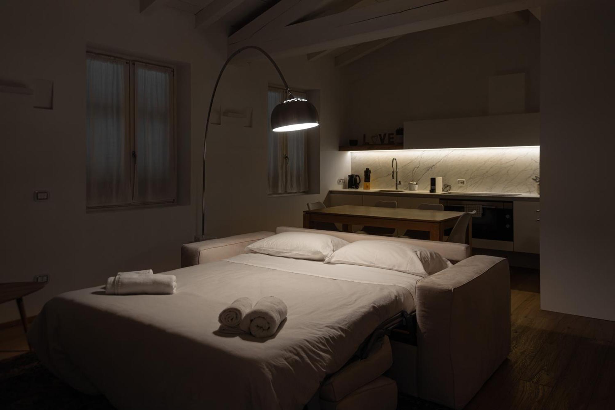 White Moon Crema & Parking Appartement Buitenkant foto